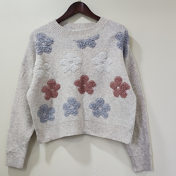 Cozy Floral Knit Sweater - Gray, Blue, Red - Picture 1 of 8